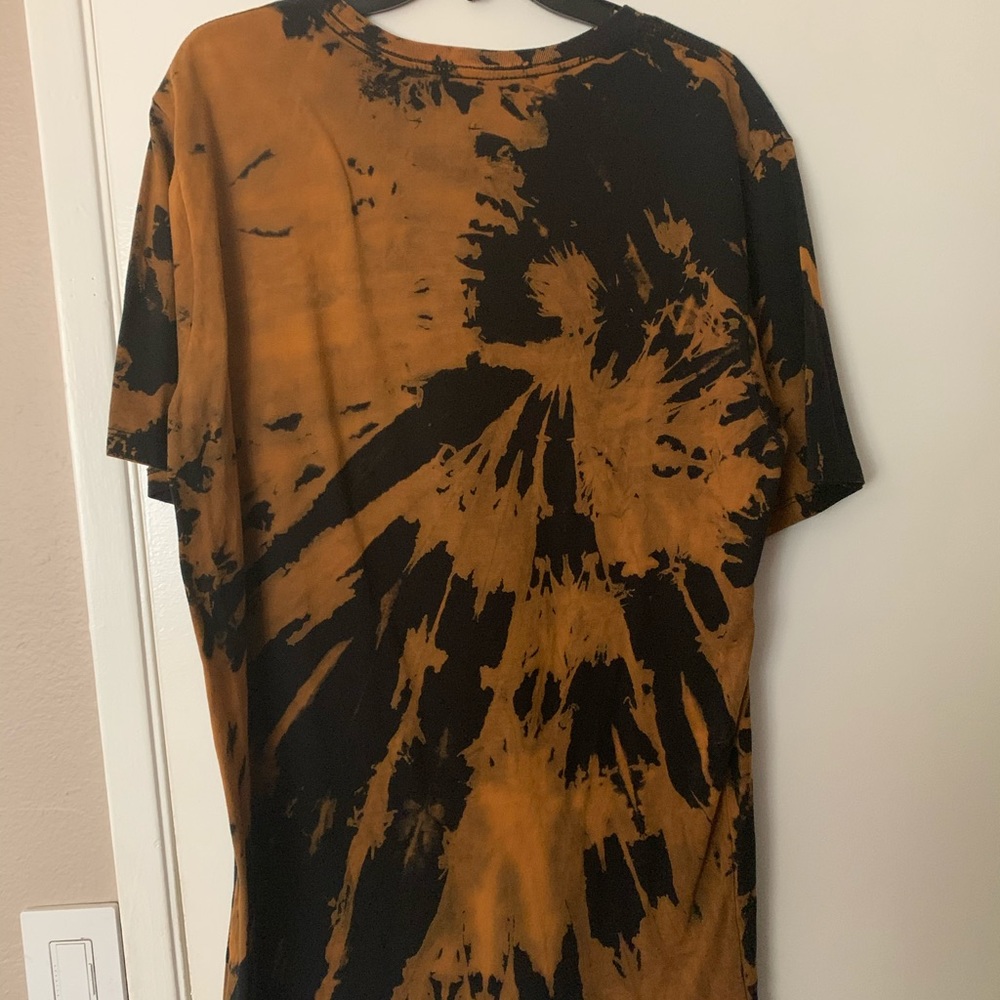 Black and orange tie die T-shirt